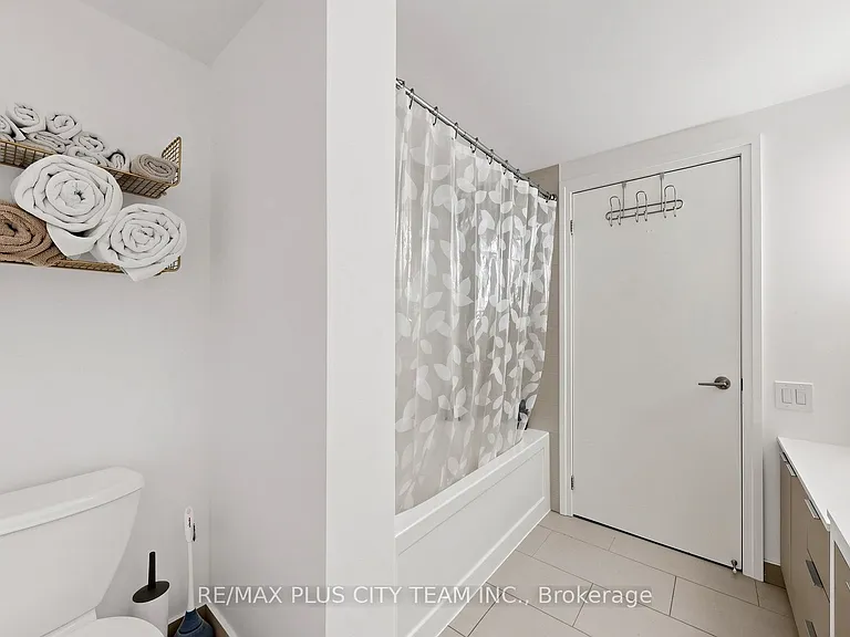 5 Hanna Ave #434 — Photo 18