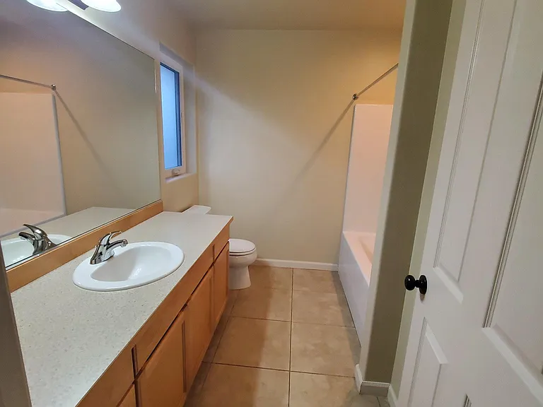2403 N Water St — Photo 8