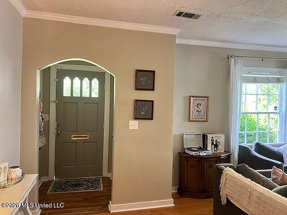 3rd image of 4066 Robin Dr