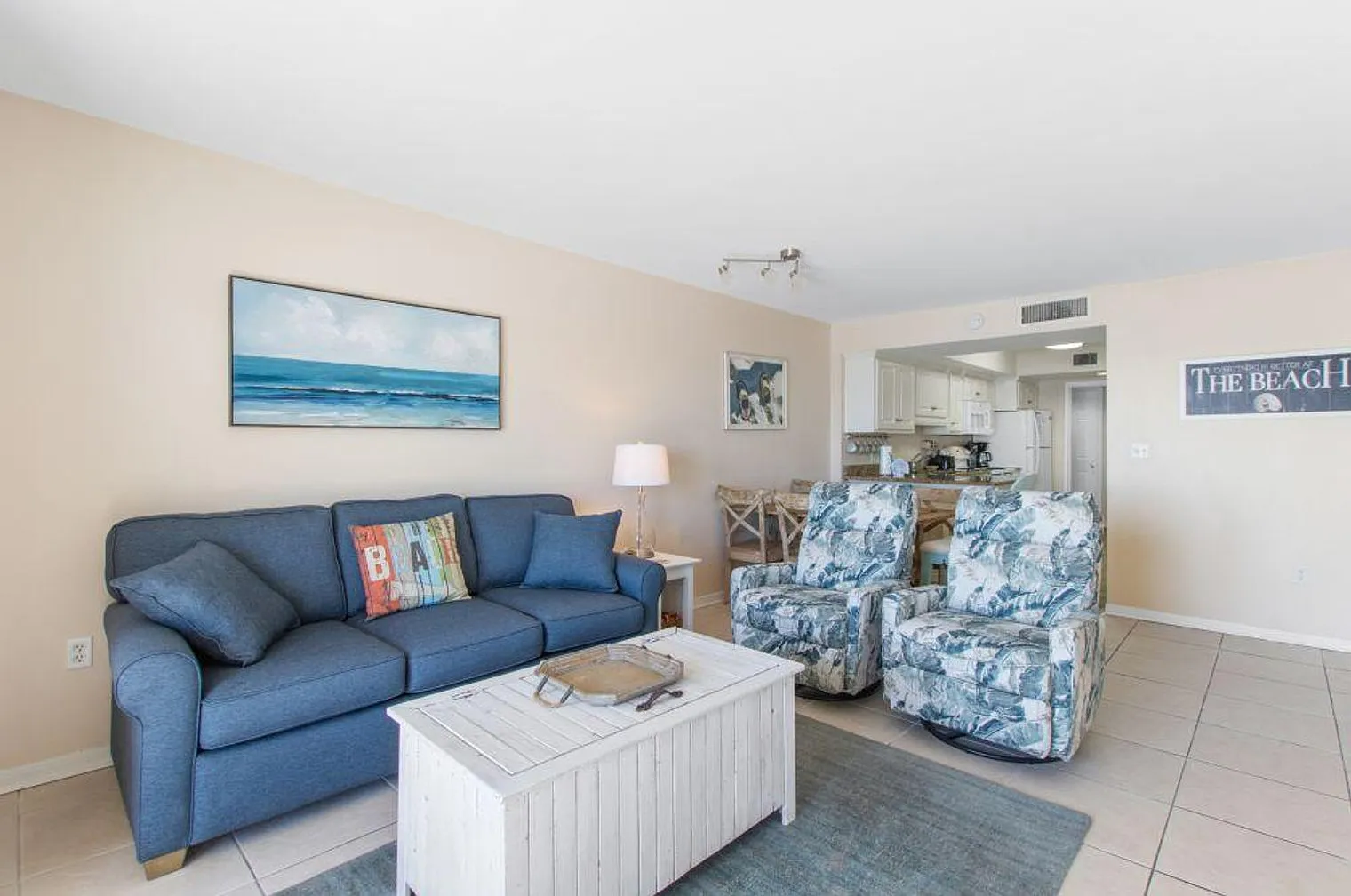 3 bed, 3.0 bath, 1044 sqft, $4,594 — Photo 1