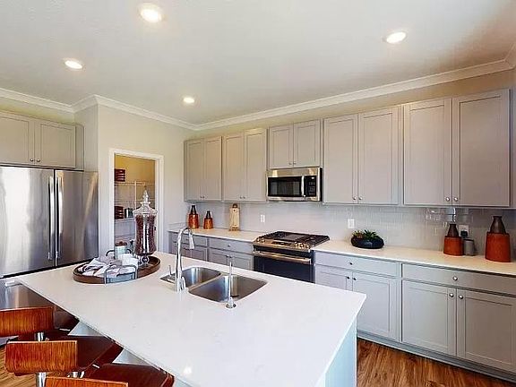 4th image of 7249 Lockford Walk S