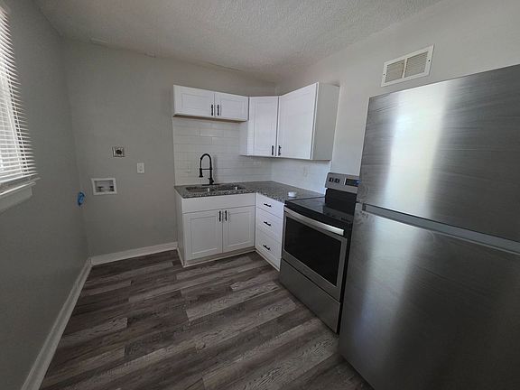 3rd image of 6203 E 152nd Ter APT A