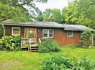 1404 Johns Rd, Effort, PA 18330