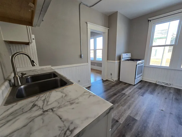 322 Broad St — Photo 11