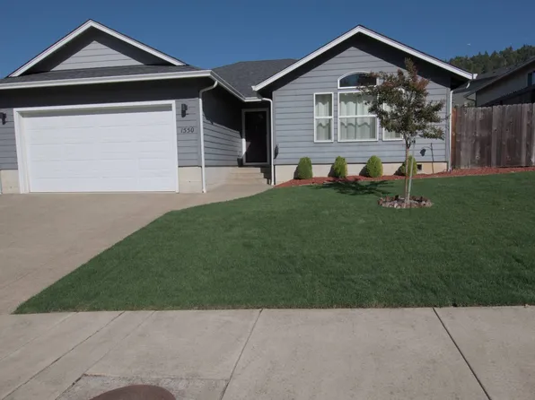 1550 W Basil St, Roseburg, OR 97471