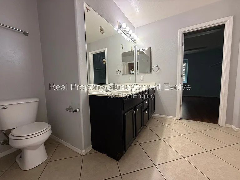 25824 W Burgess Ln — Photo 21