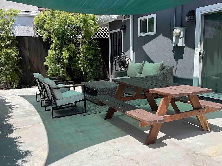 4212 Cherokee Ave — Photo 3