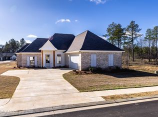 101 Springs Xing, Madison, MS 39110