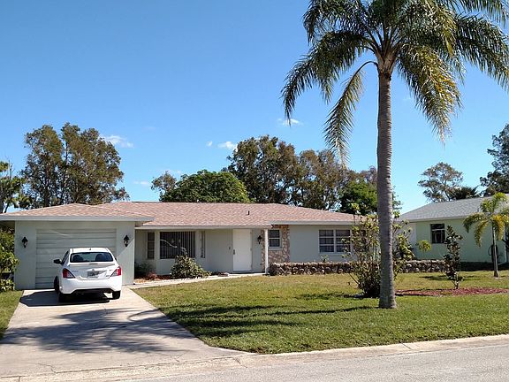 2nd image of 132 Rotonda Cir