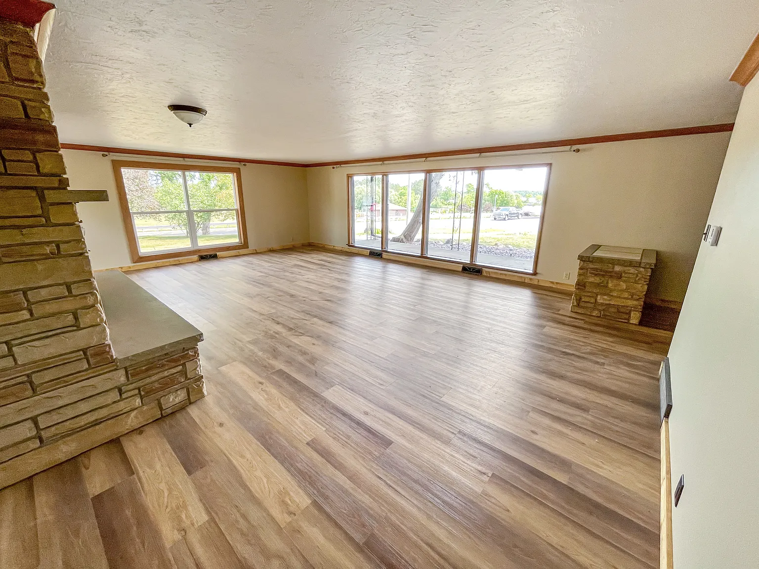 2 bed, 1150 sqft, $1,450 — Photo 2