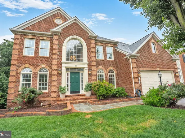 13013 Dunhill Dr, Fairfax, VA 22030