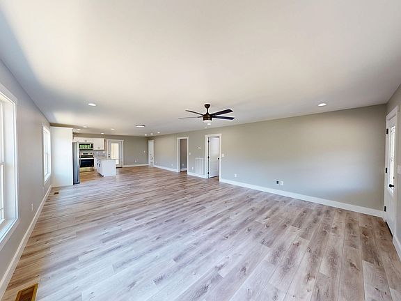 5th image of 328 Sunny View Rd