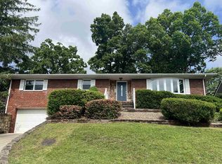 149 Honeysuckle Ln, Huntington, WV 25701