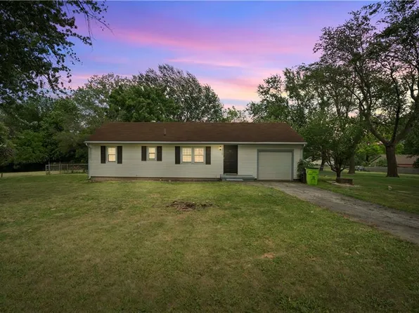 15707 Ann Ave, Belton, MO 64012