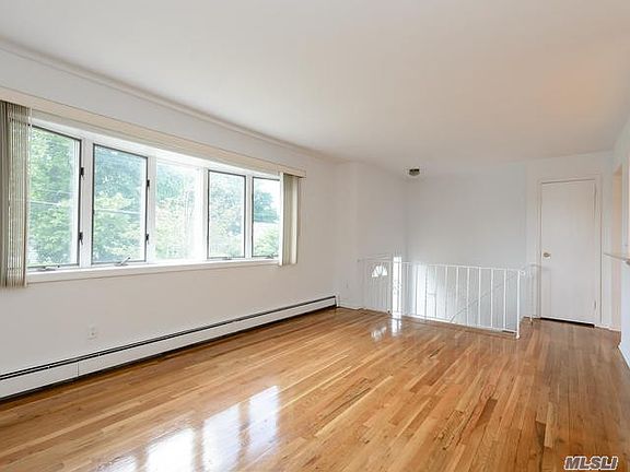 5th image of 2395 Bennett Ave