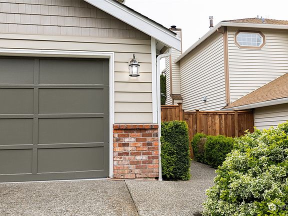 3rd image of 1322 49th Street SE