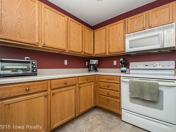 5th image of 3306 SW Applewood St