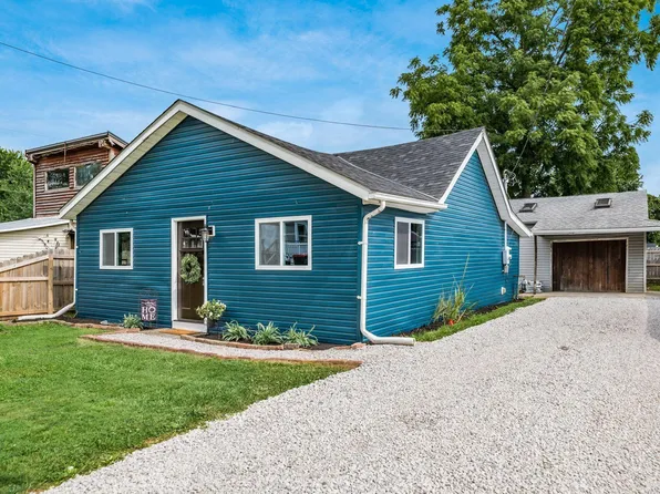 54 2nd St, Buckeye Lake, OH 43008