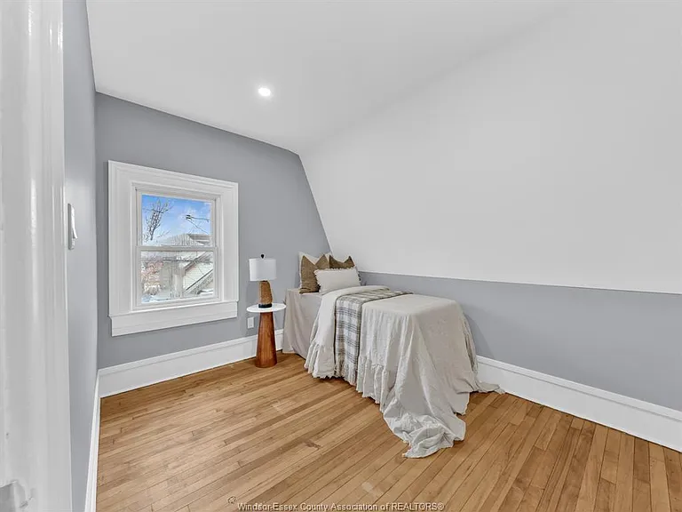 2181 Howard Ave — Photo 17