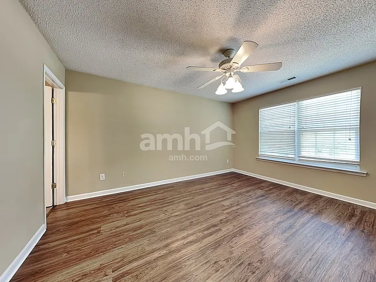 7533 Argent Valley Dr — Photo 9
