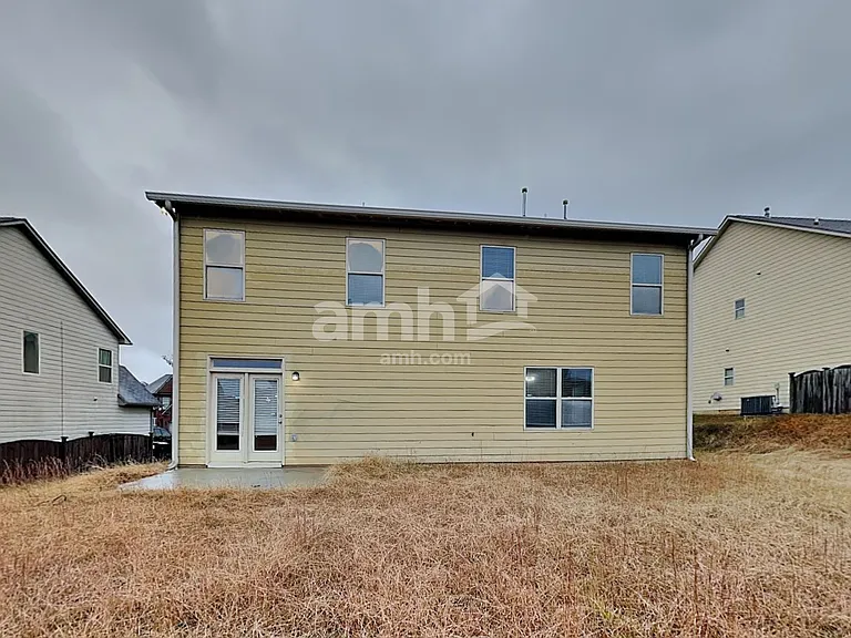 850 Stonehaven Rd SW — Photo 24