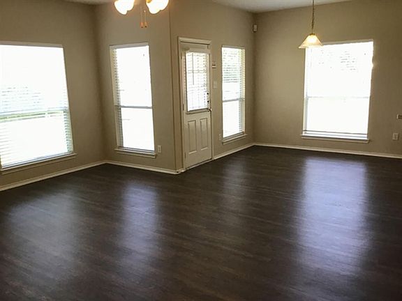 3rd image of 1027 N Teal Estates Cir
