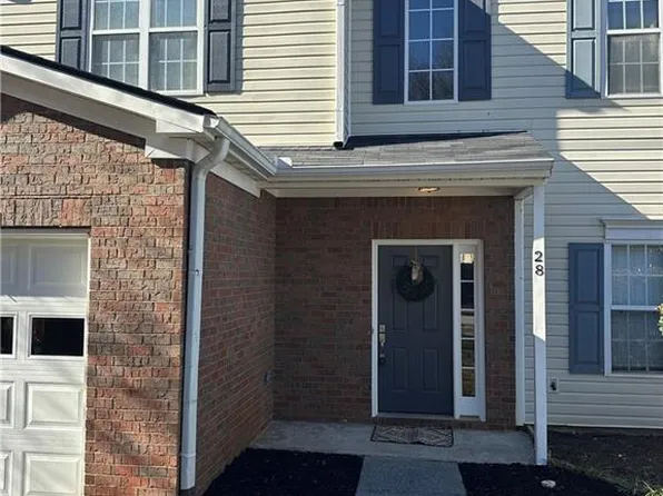 28 Hampton Dr, Cartersville, GA 30121