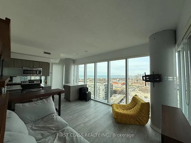 150 E Liberty St #2111 — Photo 3