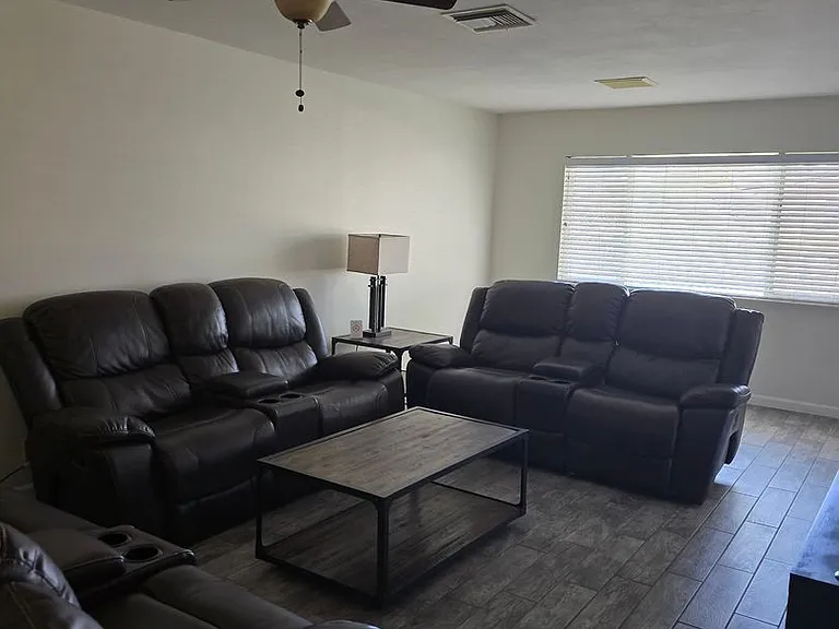 1019 Scott St — Photo 3