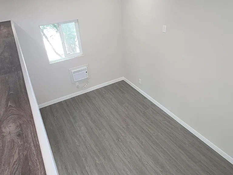 3765 Winona Ave #A — Photo 17