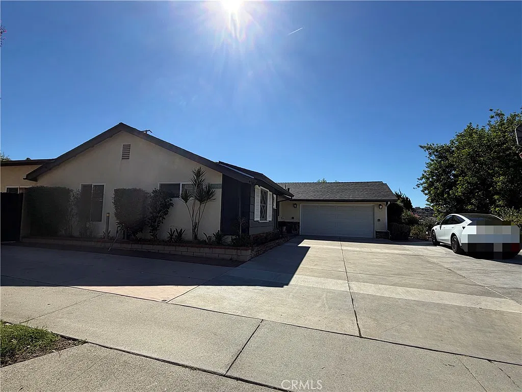 3 bed, 1550 sqft, $3,500 — Photo 3