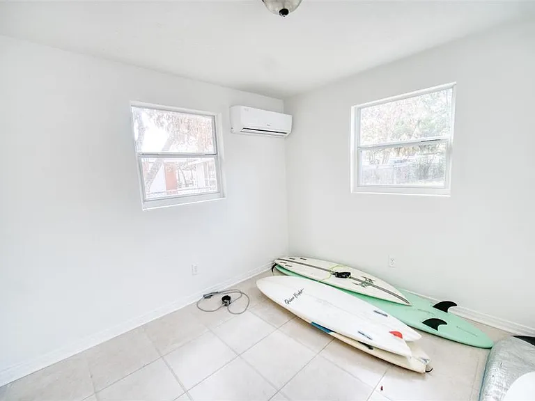 2317 Harris St — Photo 32