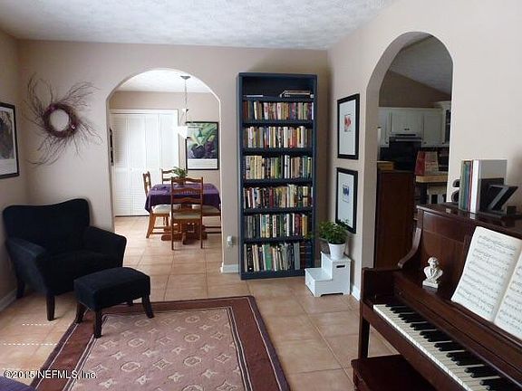 5th image of 2783 Mandarin Meadows Dr N