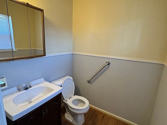 5th image of 2113 La Porte Dr