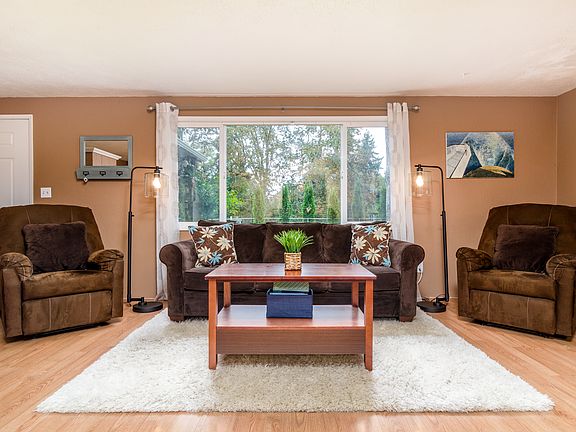 5th image of 6828 86th St SW