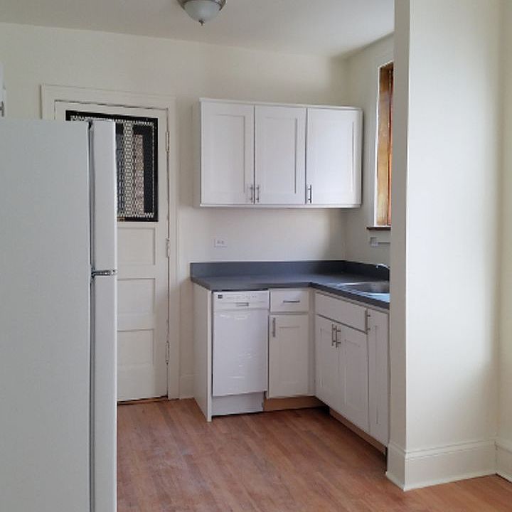 2nd image of 2018-28 W Berwyn Ave #2024-1A