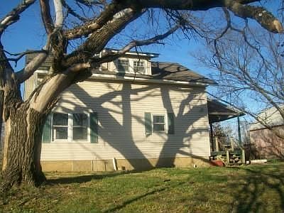 2nd image of 1204 Jayhawk Rd