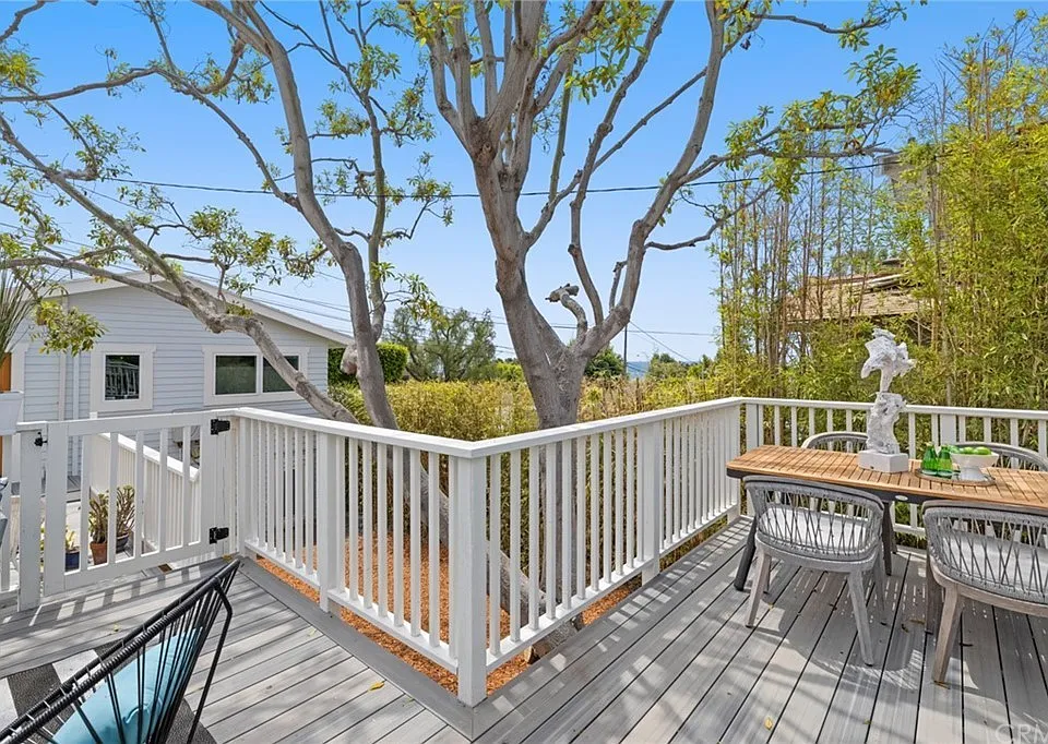 489 Jasmine St #2