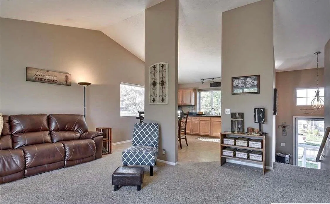 4219 N 172nd Ave — Photo 3