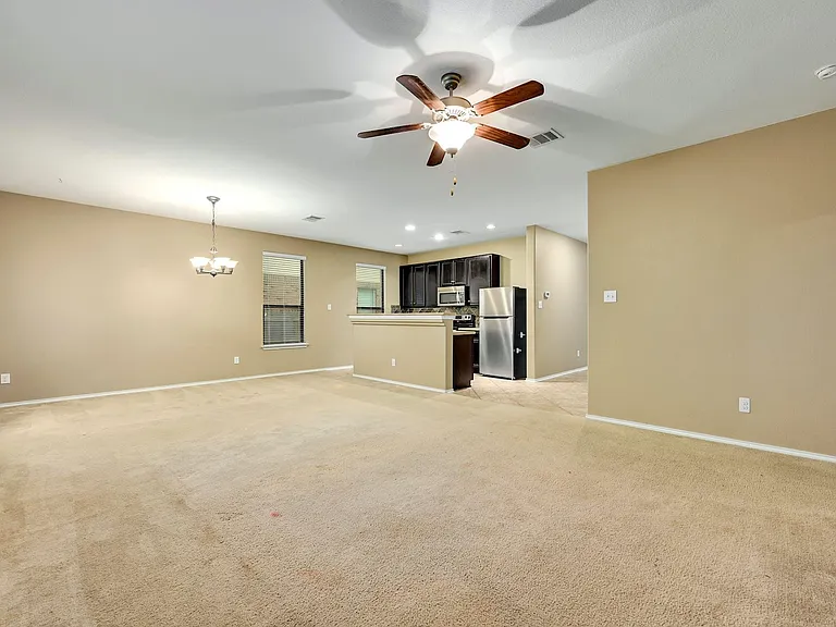1029 Hyde Park Dr — Photo 12