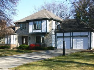 2049 Gladstone Dr, Wheaton, IL