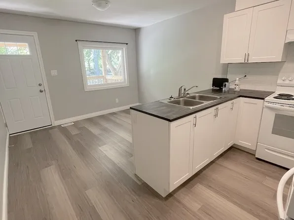 3341 Peter St, Windsor, ON N9C 1J1