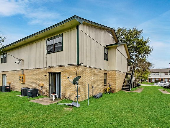 5th image of 810 Navarro Dr #B