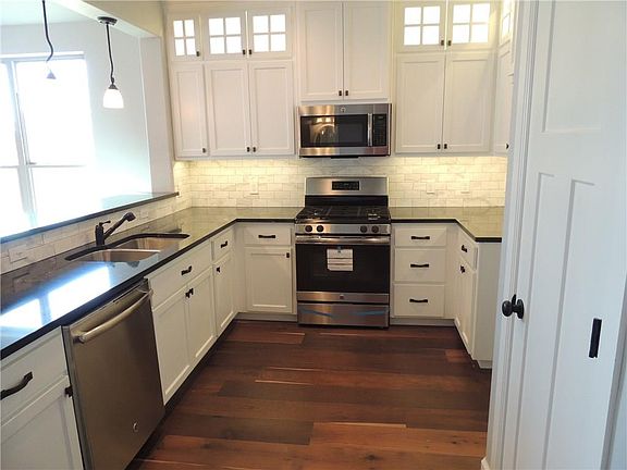 3rd image of 11620 NW 121st St