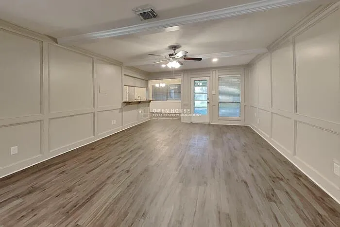 3 bed, 2.5 bath, 2275 sqft, $2,400 — Photo 4
