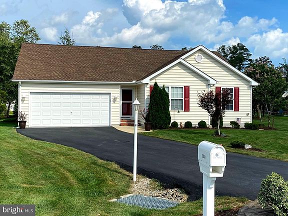 2nd image of 20964 Pine Hills Dr