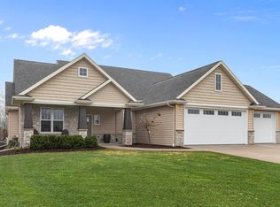 W6681 Charleen Ln, Greenville, WI 54942