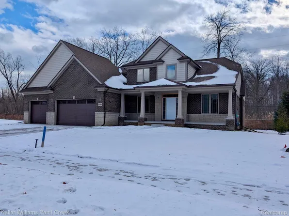 37864 Trillium Pl, Harrison Township, MI 48045