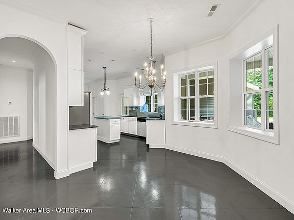 Image 3: Kitchen