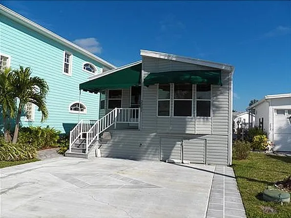 2051 Nettles Blvd, Jensen Beach, FL 34957